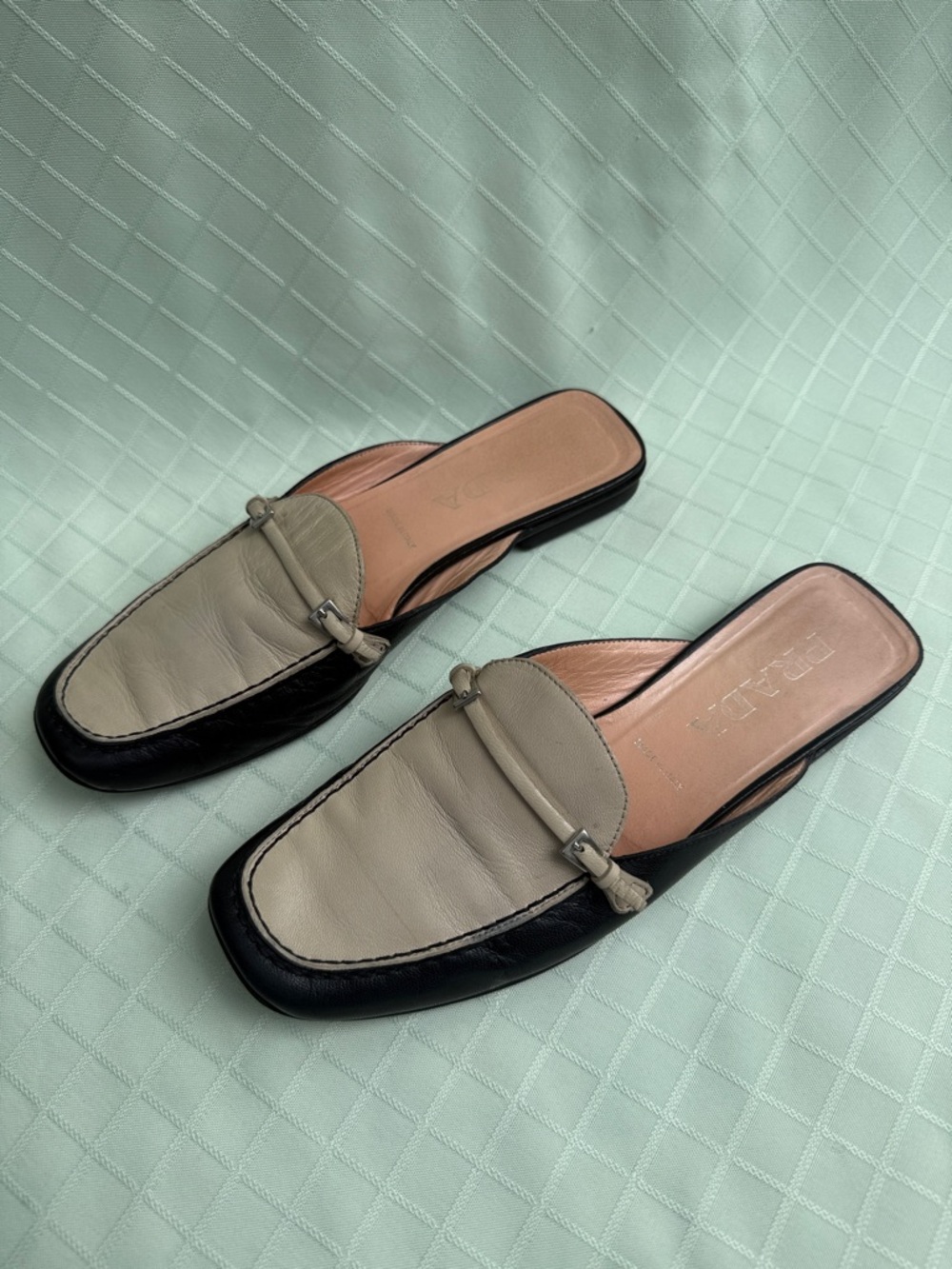 Vintage Prada Leather Two-Tone Slide Loafers in Cream and Black - Picture 2 of 8
